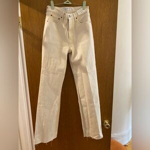 NWT Abercrombie & Fitch 90s high rise relaxed jeans 25 LONG